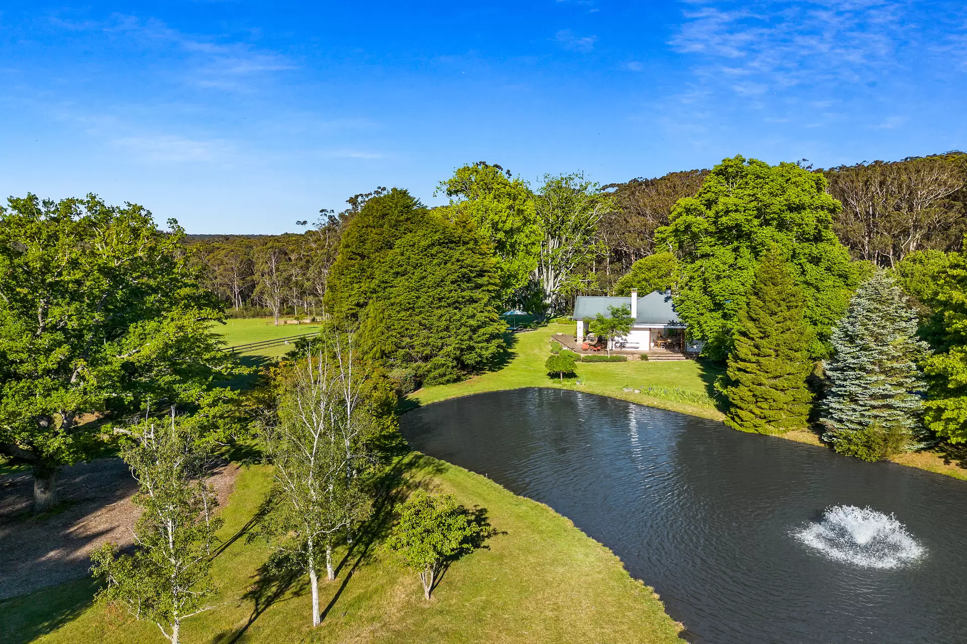 1035 Meryla Road, Meryla Sold by Drew Lindsay Sotheby's International Realty - image 2