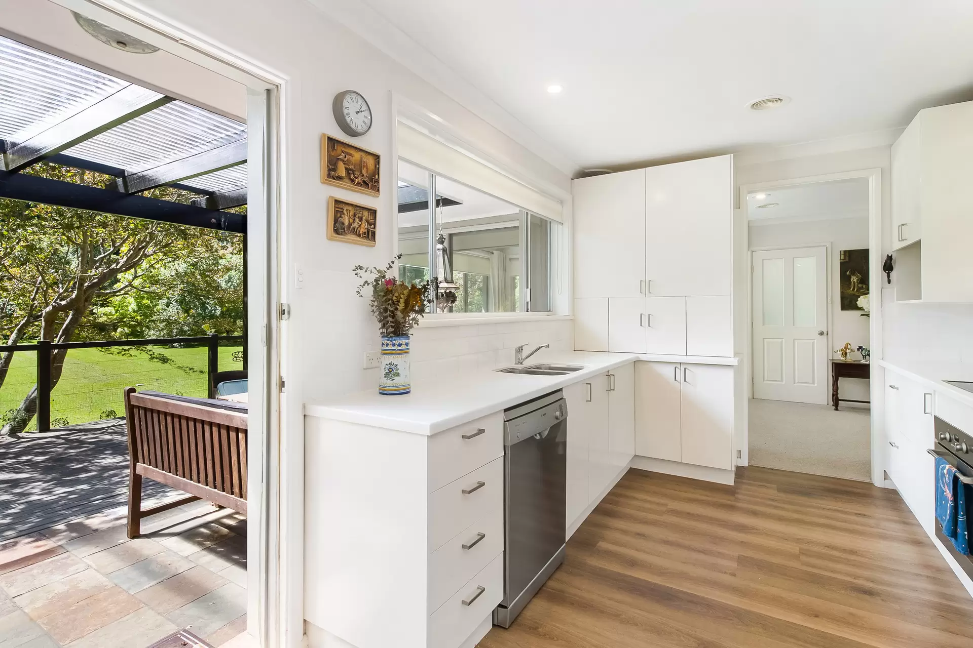 6 Holly Road, Burradoo Sold by Drew Lindsay Sotheby's International Realty - image 5