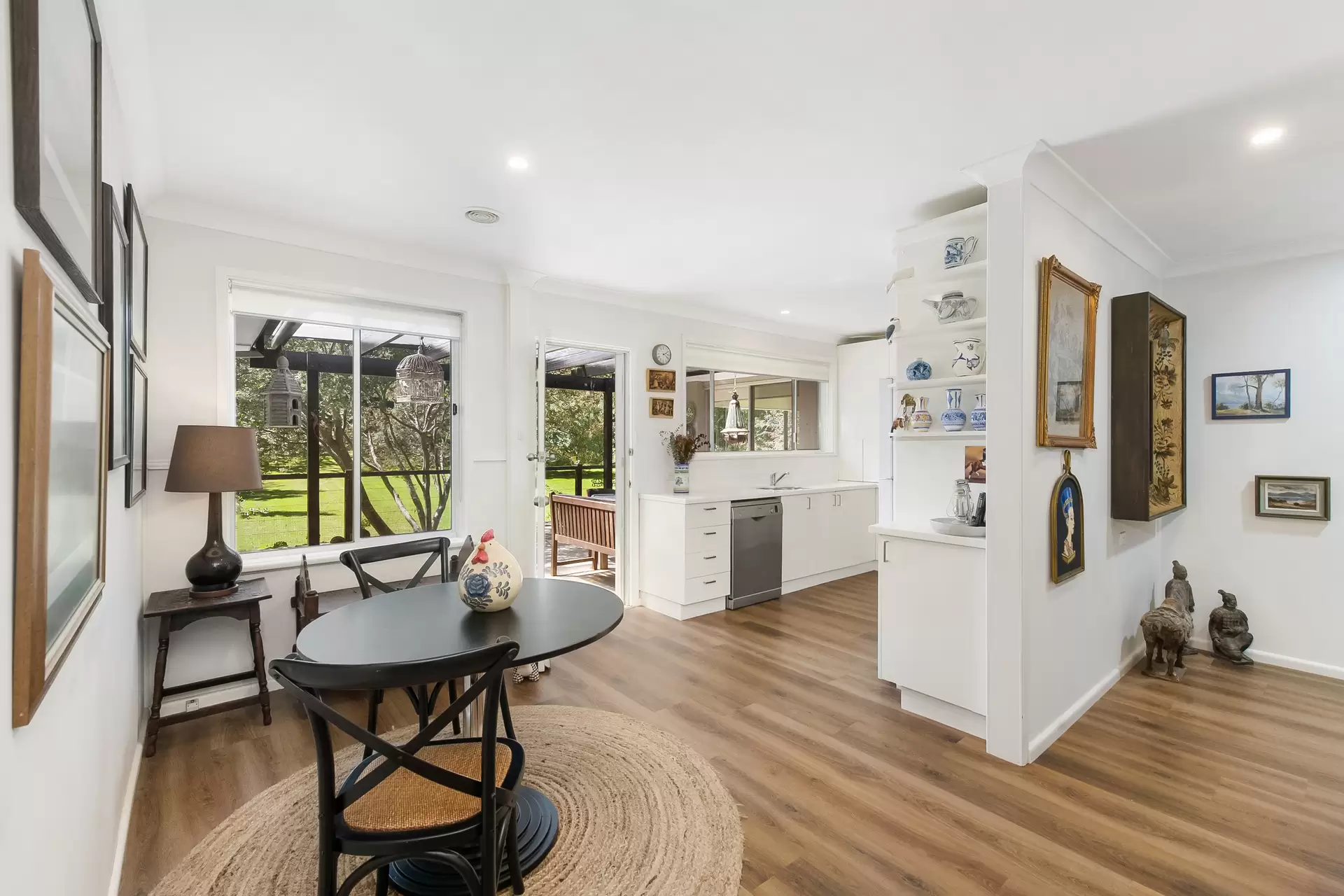 6 Holly Road, Burradoo Sold by Drew Lindsay Sotheby's International Realty - image 6