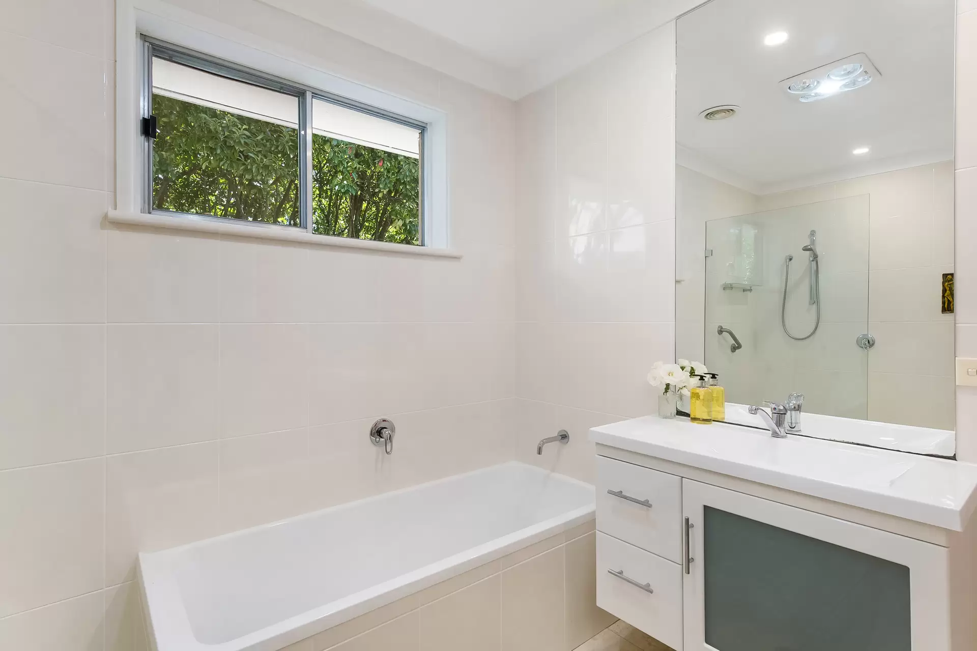 6 Holly Road, Burradoo Sold by Drew Lindsay Sotheby's International Realty - image 9