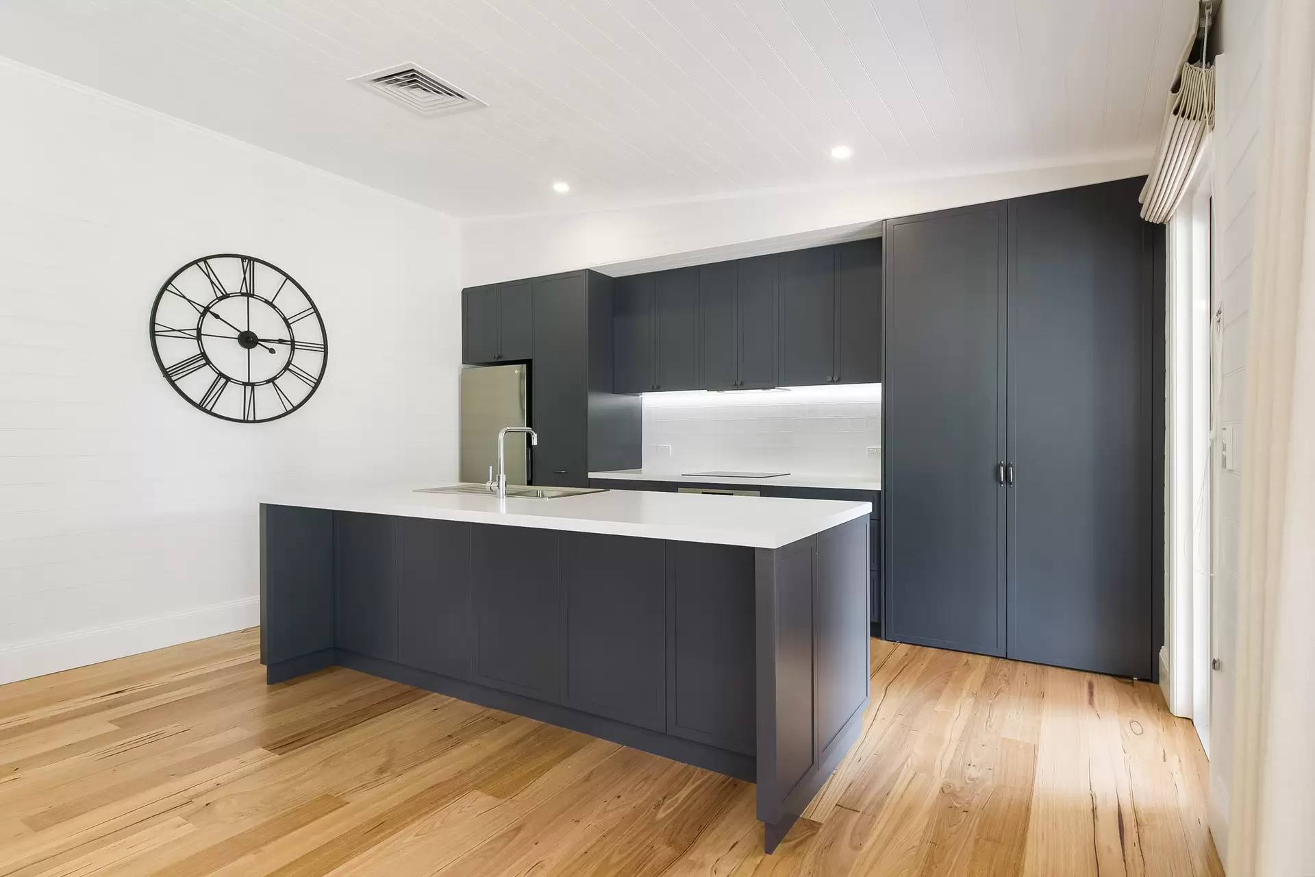24 Hoddle Street, Robertson Sold by Drew Lindsay Sotheby's International Realty - image 3