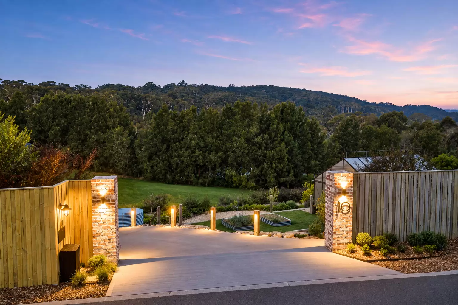 10 Bloomfield Close, Bowral For Sale by Drew Lindsay Sotheby's International Realty - image 2