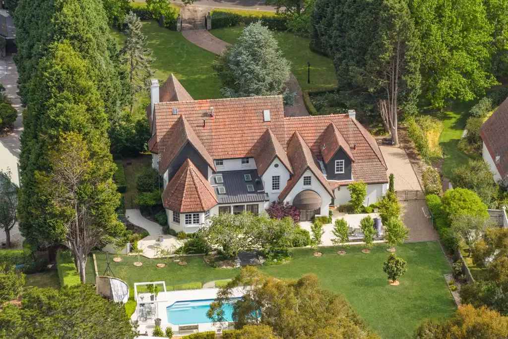 2 Greyleaves Avenue, Burradoo Sold by Drew Lindsay Sotheby's International Realty