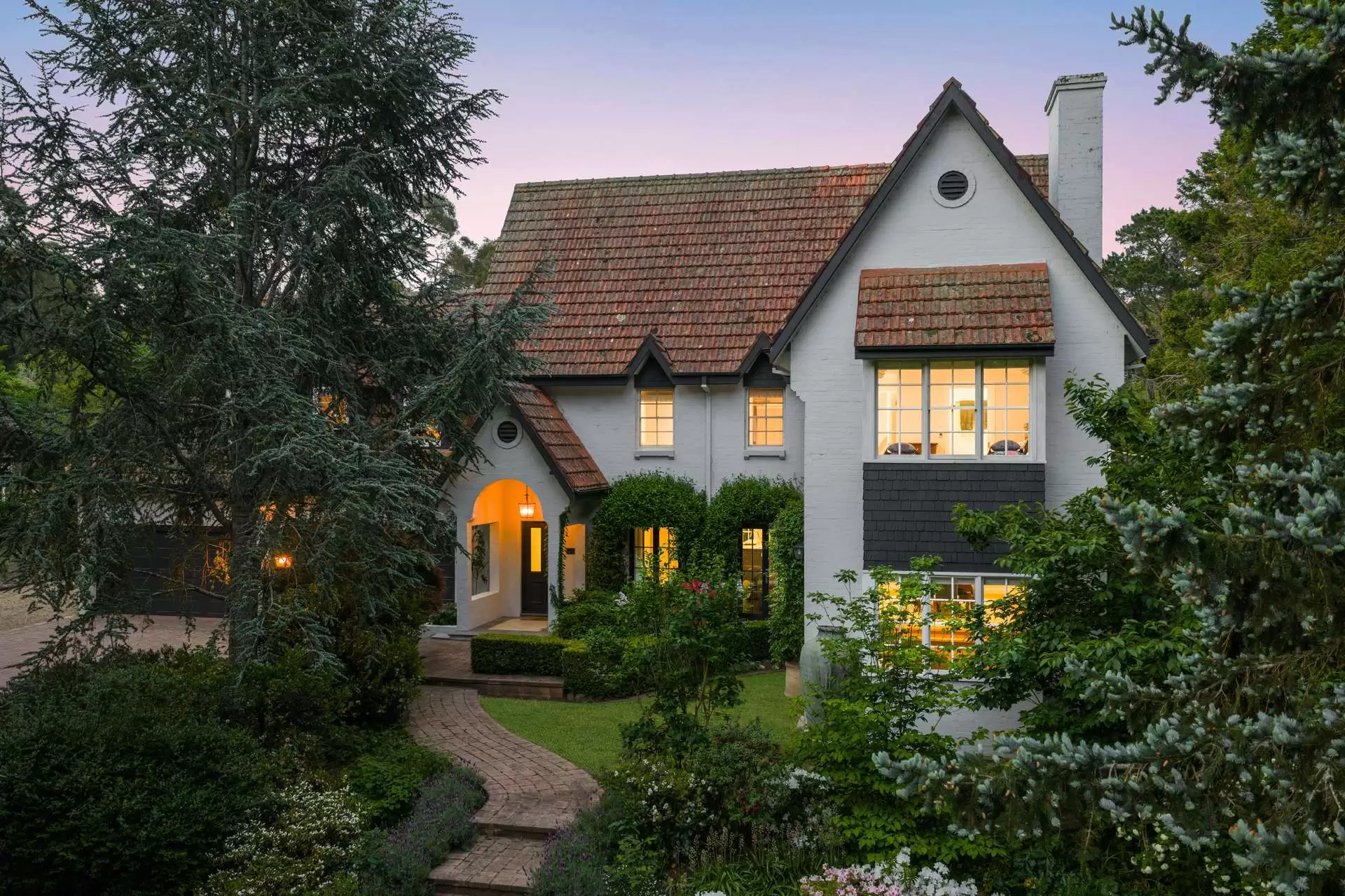2 Greyleaves Avenue, Burradoo Sold by Drew Lindsay Sotheby's International Realty - image 2