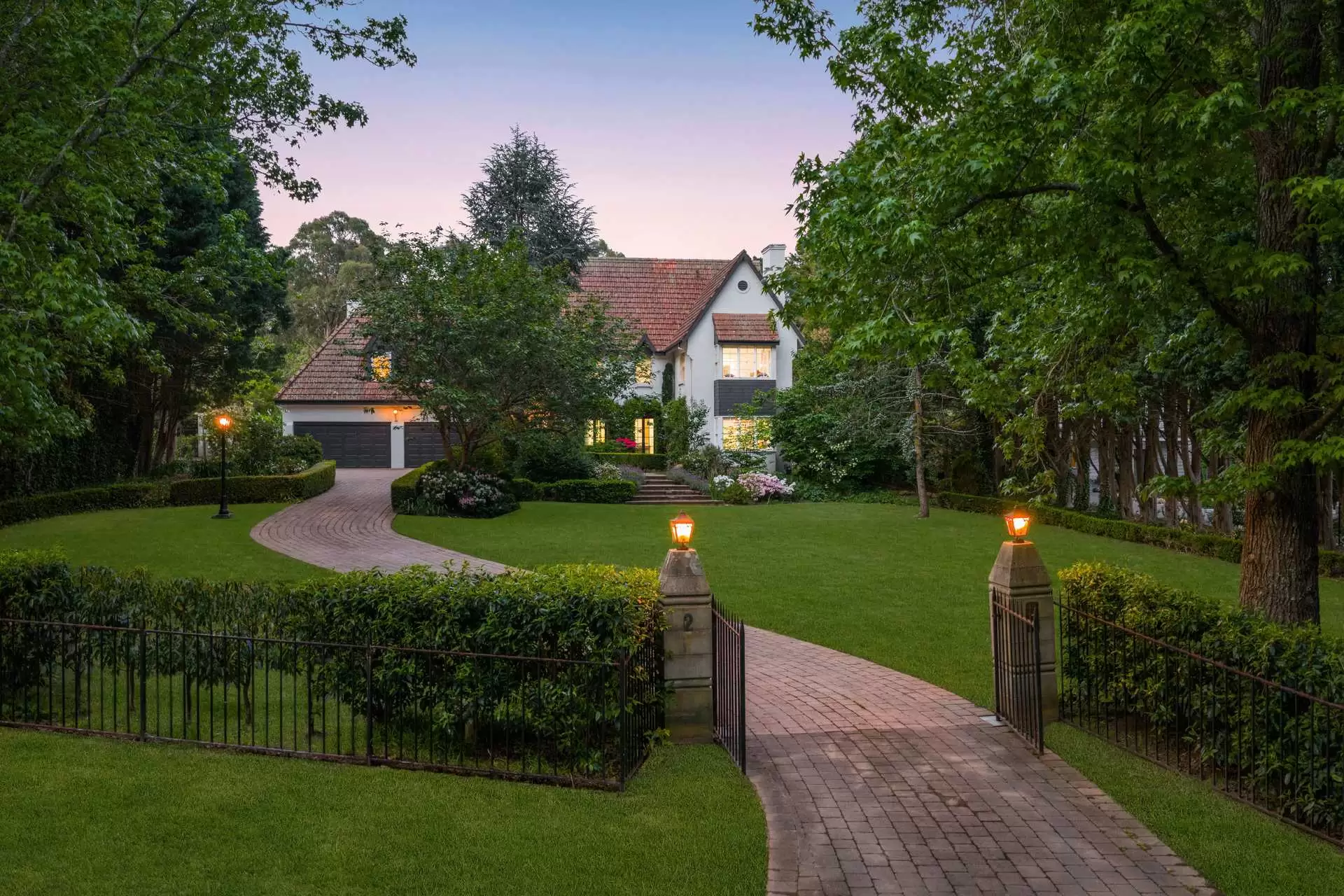 2 Greyleaves Avenue, Burradoo Sold by Drew Lindsay Sotheby's International Realty - image 3
