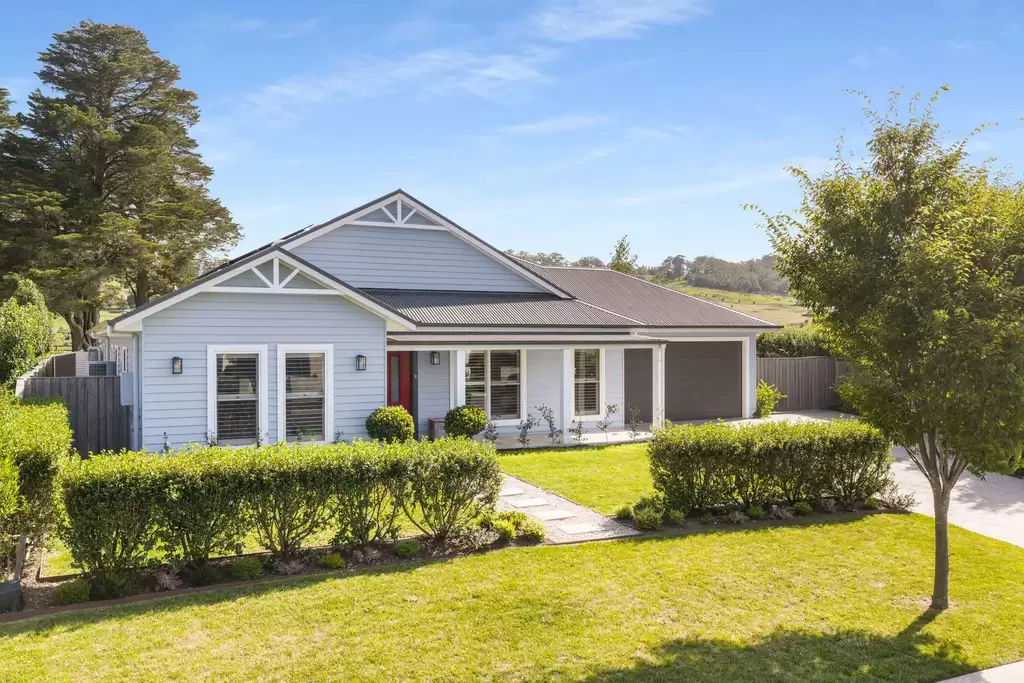 47 Sir James Fairfax Circuit, Bowral Sold by Drew Lindsay Sotheby's International Realty
