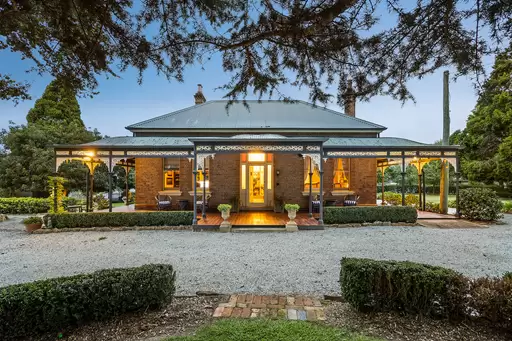 37 Railway Parade, Balmoral Village For Sale by Drew Lindsay Sotheby's International Realty