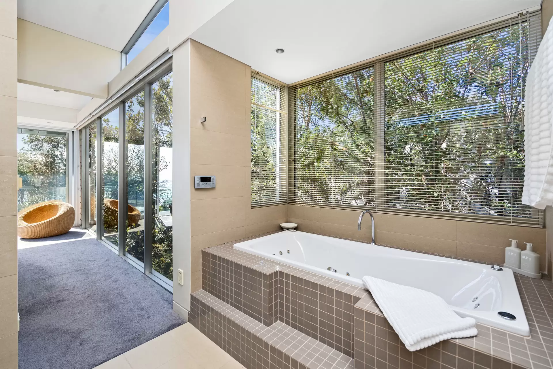 66 Mitchell Parade, Mollymook Beach For Sale by Drew Lindsay Sotheby's International Realty - image 14