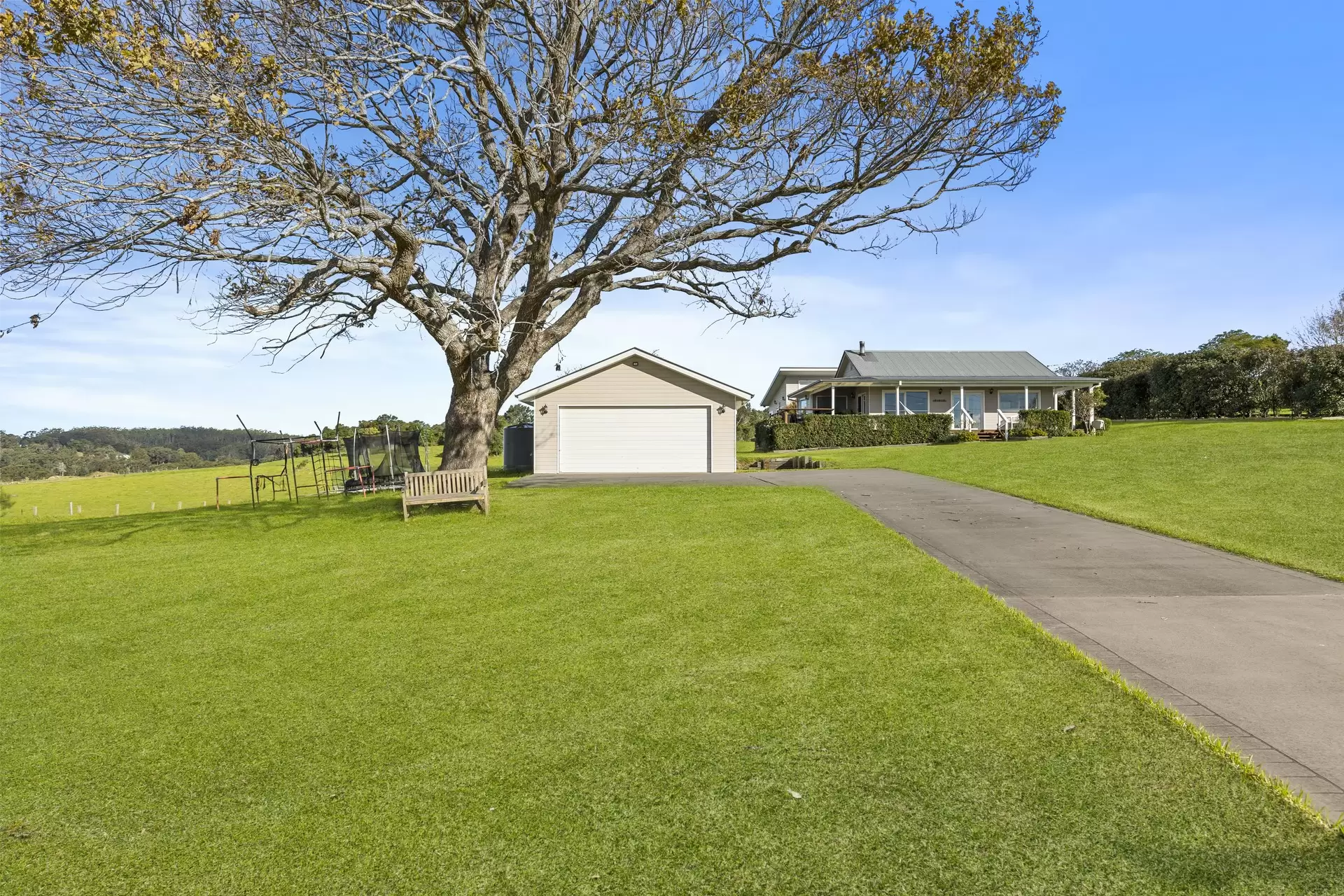34  Hobbs Lane, Woodstock For Sale by Drew Lindsay Sotheby's International Realty - image 1