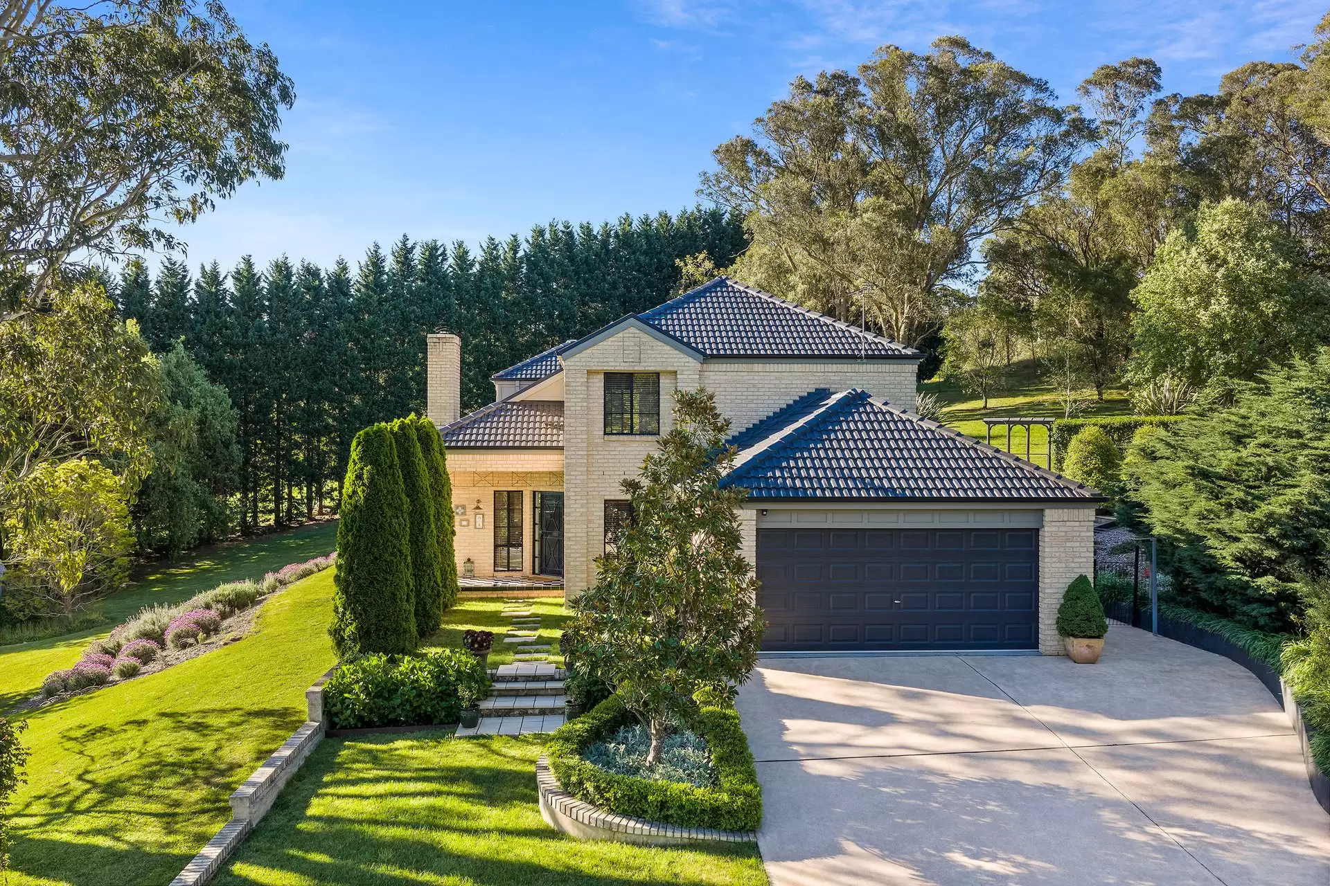 13 Carisbrooke Row, Bowral For Sale by Drew Lindsay Sotheby's International Realty - image 1