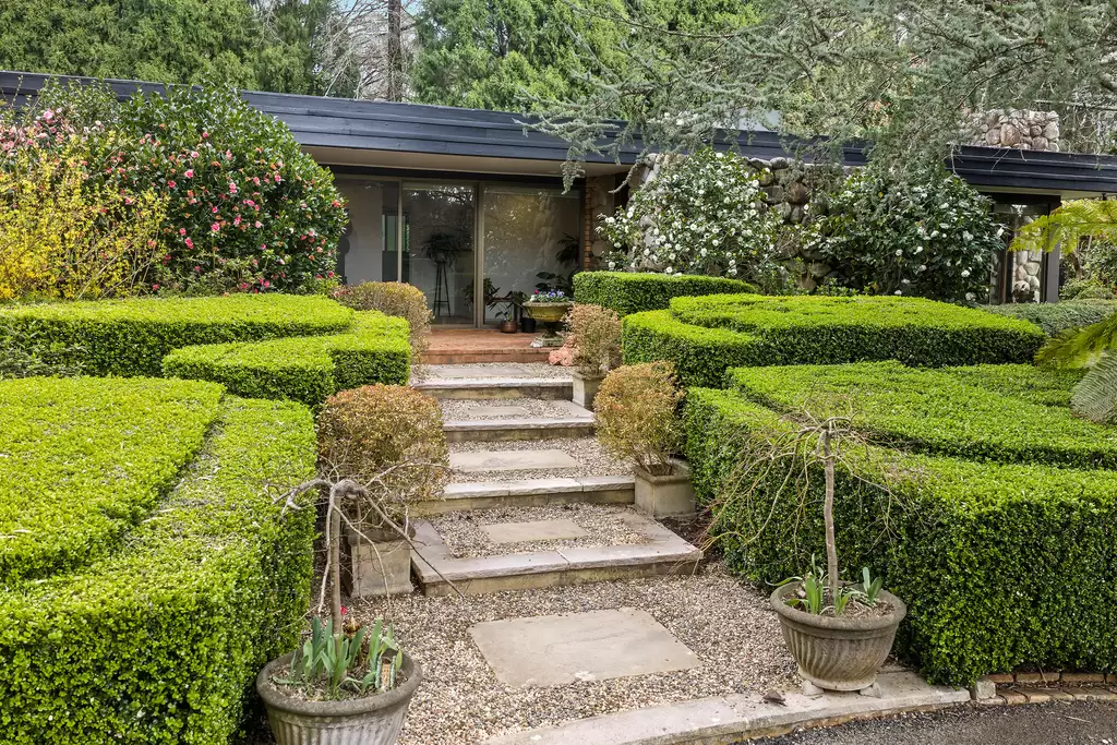 36 Eridge Park Road, Burradoo For Sale by Drew Lindsay Sotheby's International Realty